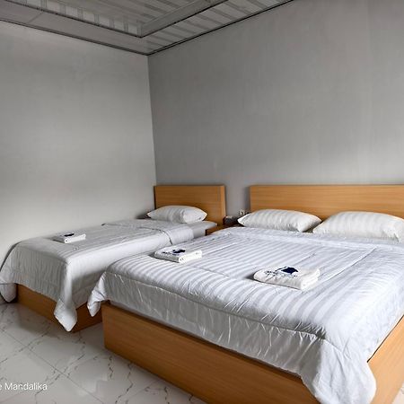 Отель Lombokhouse Mandalika Kuta  Экстерьер фото