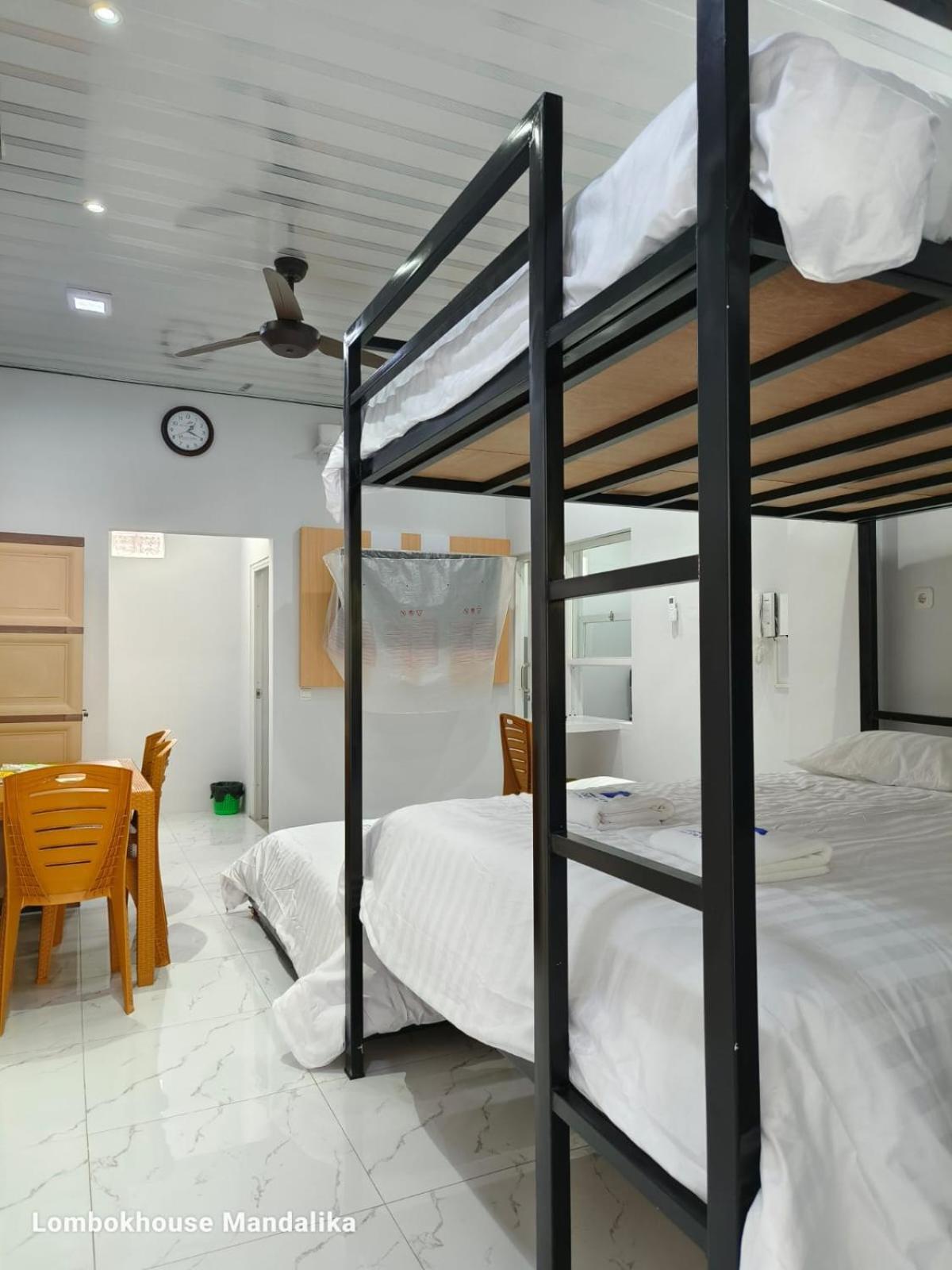 Отель Lombokhouse Mandalika Kuta  Экстерьер фото