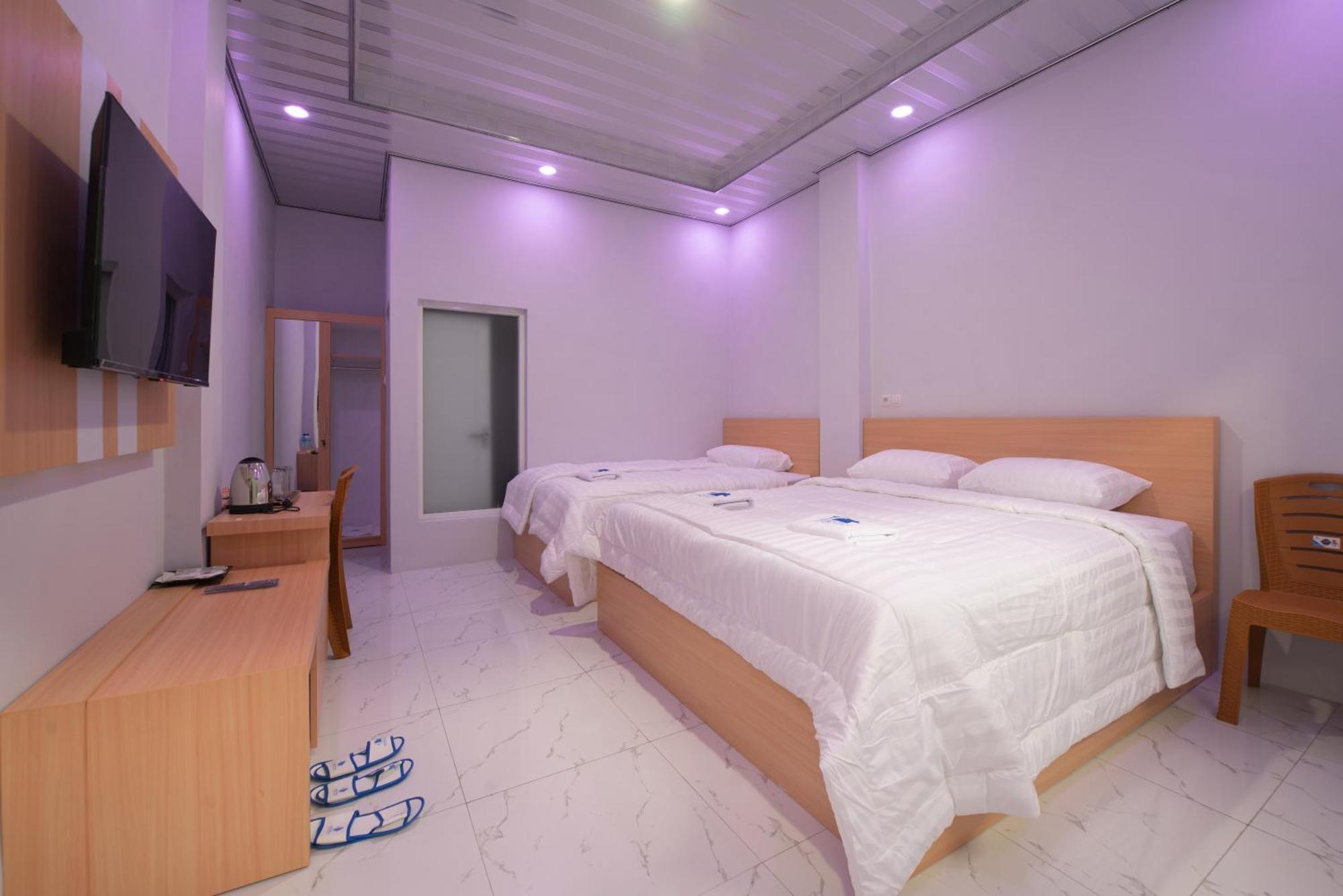 Отель Lombokhouse Mandalika Kuta  Экстерьер фото