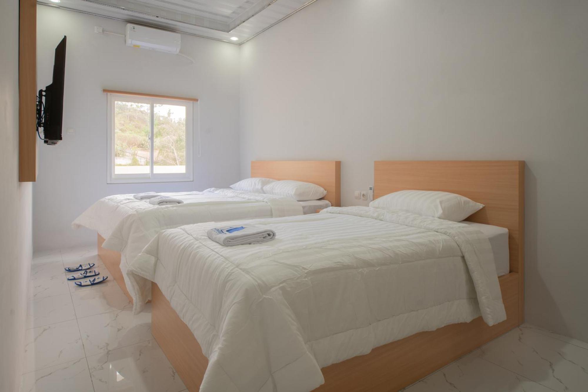 Отель Lombokhouse Mandalika Kuta  Экстерьер фото